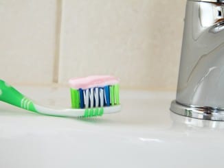 Jak vyrobit domácí zubní pastu?