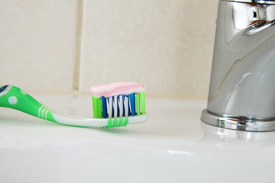 Jak vyrobit domácí zubní pastu?