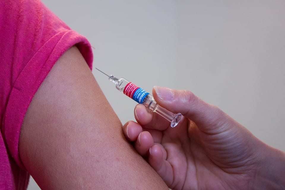 Jaké vedlejší účinky může mít očkování u dětí?