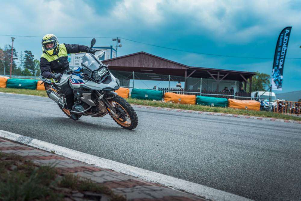 Zažijte dobrodružství na motorce. Dejte zelenou zážitkové motoškole Zažijte dobrodružství na motorce. Dejte zelenou zážitkové motoškole